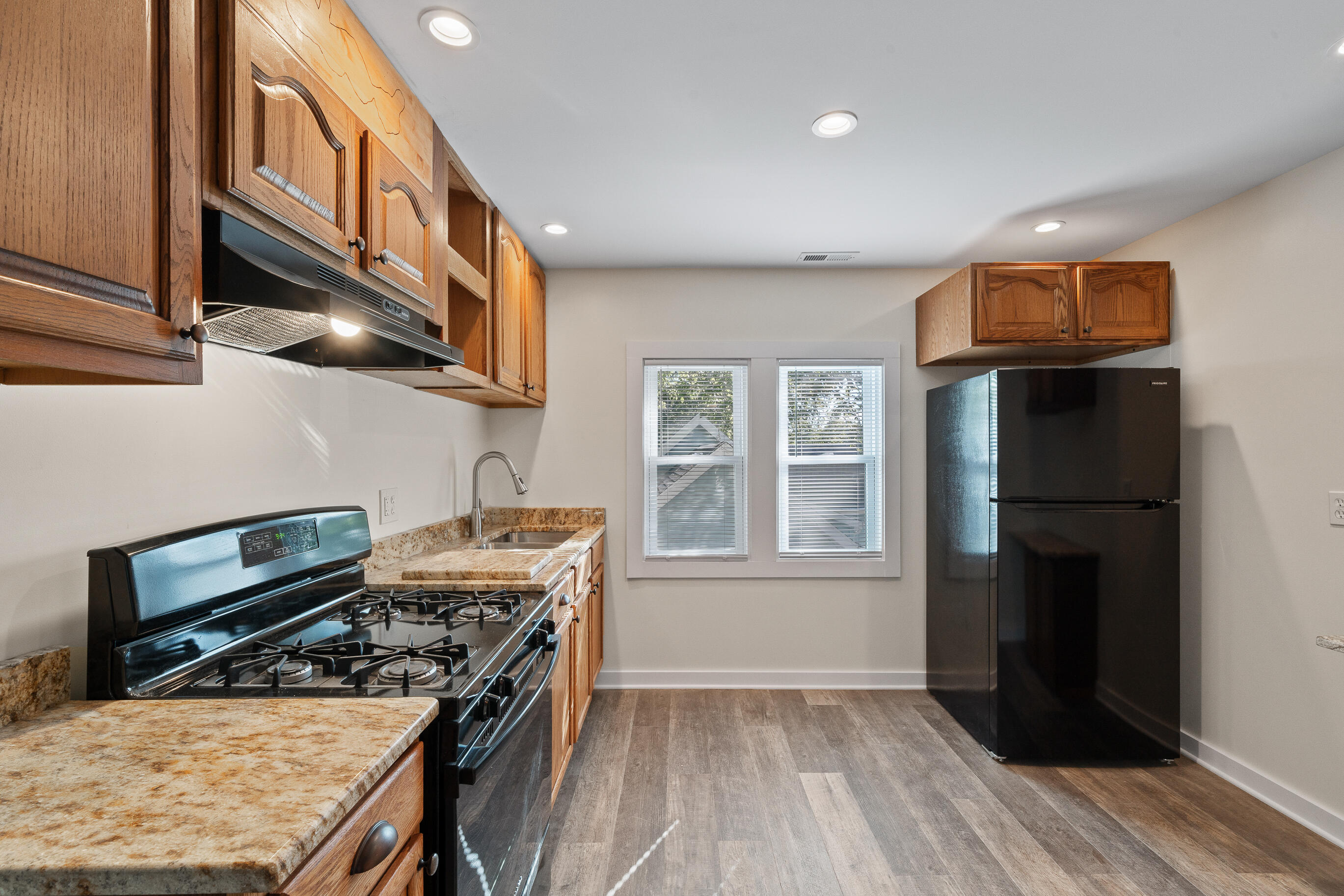 92 Congress Street Williams Bay, WI 53191 - Photo 5 of 32 Kitchen
