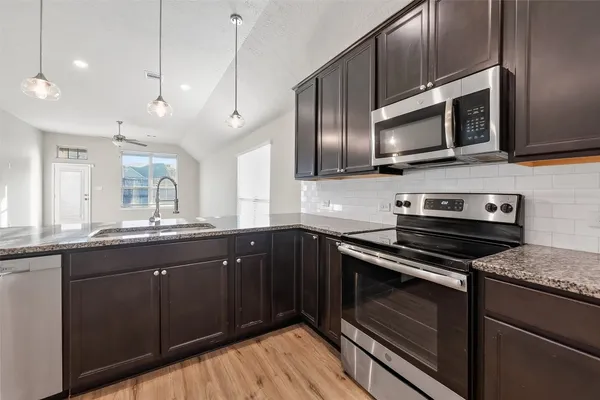 $2,095 | 151 Scenic Hills Court, Montgomery, TX 77356