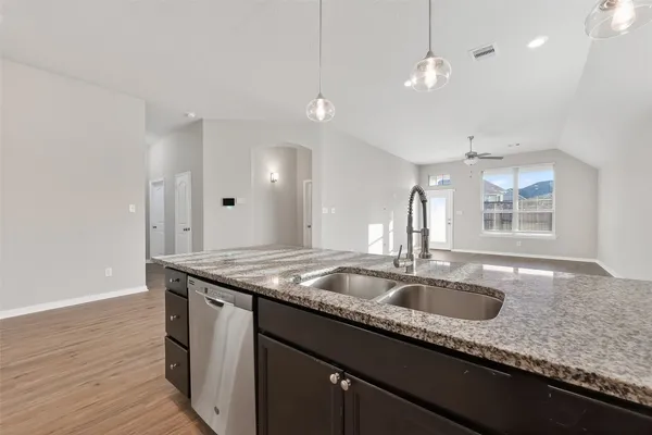 $2,095 | 151 Scenic Hills Court, Montgomery, TX 77356