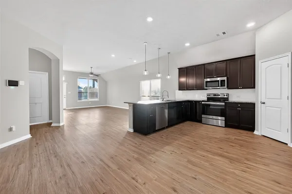 $2,095 | 151 Scenic Hills Court, Montgomery, TX 77356