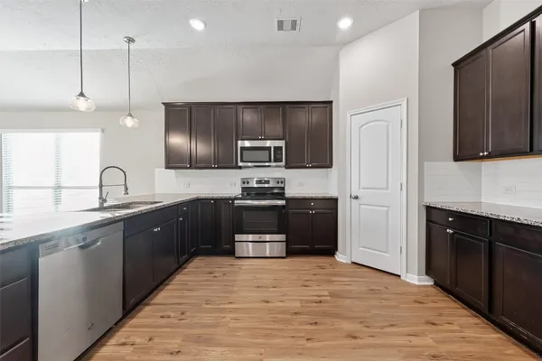 $2,095 | 151 Scenic Hills Court, Montgomery, TX 77356