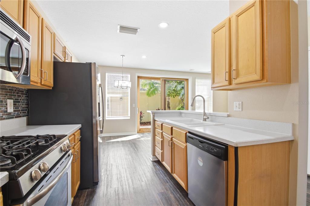 9808 New Parke Road Tampa, FL 33626 - Photo 16 of 52