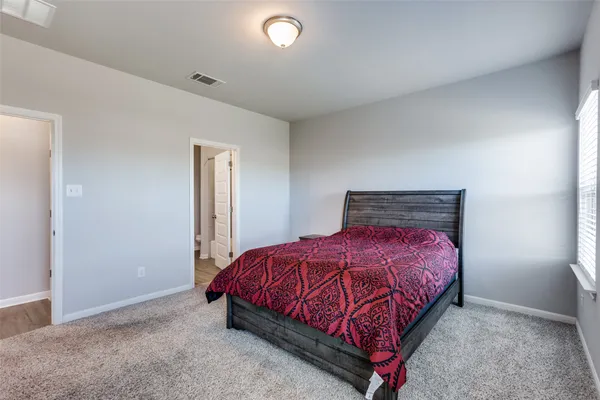 $225,000 | 204 Kellys Heroes Way, Jarrell, TX 76537