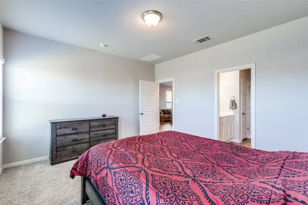 $225,000 | 204 Kellys Heroes Way, Jarrell, TX 76537