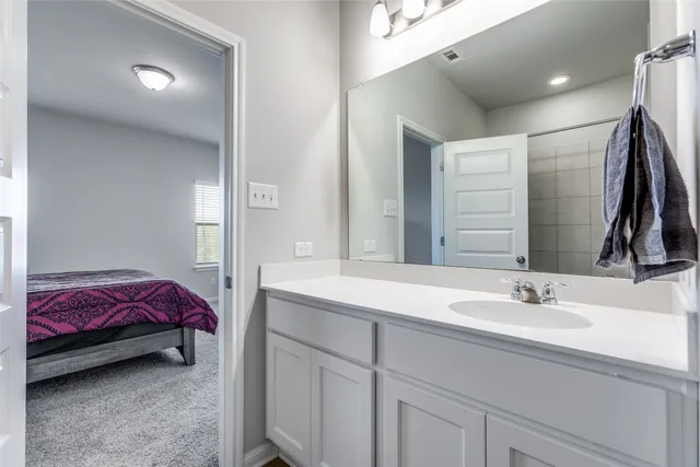 $235,000 | 204 Kellys Heroes Way, Jarrell, TX 76537