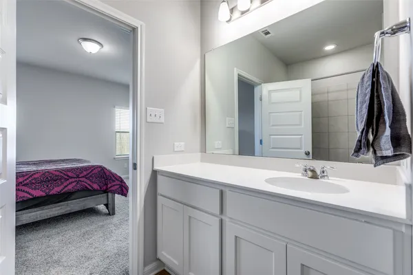 $225,000 | 204 Kellys Heroes Way, Jarrell, TX 76537