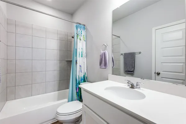 $225,000 | 204 Kellys Heroes Way, Jarrell, TX 76537