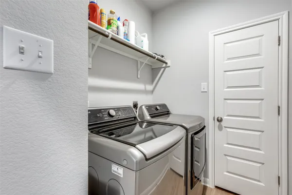 $225,000 | 204 Kellys Heroes Way, Jarrell, TX 76537