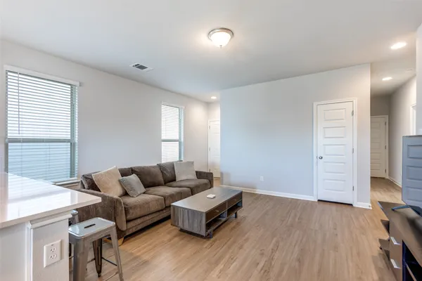 $225,000 | 204 Kellys Heroes Way, Jarrell, TX 76537