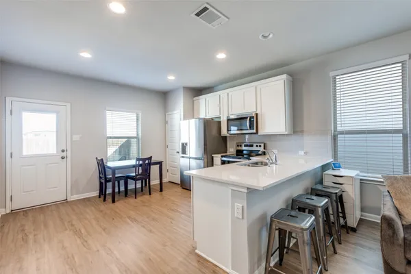 $225,000 | 204 Kellys Heroes Way, Jarrell, TX 76537