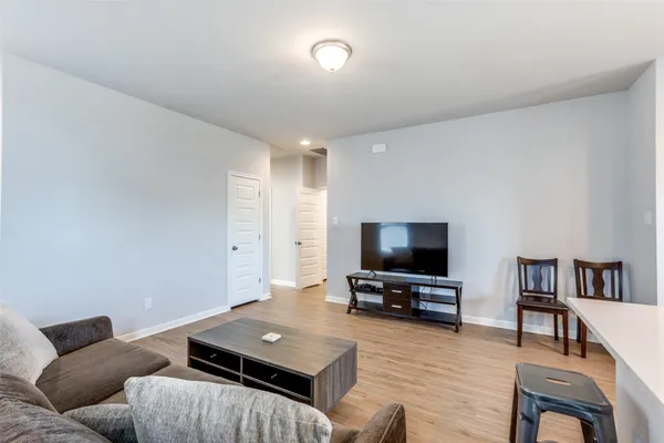 $225,000 | 204 Kellys Heroes Way, Jarrell, TX 76537