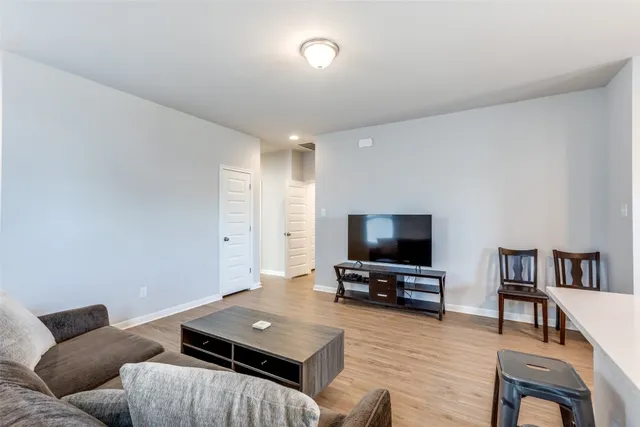 $235,000 | 204 Kellys Heroes Way, Jarrell, TX 76537