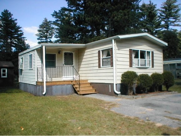 8 Mavis Avenue Rochester, NH 03839 - Photo 1 of 1