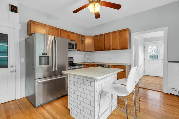 $3,200 | 2 Kemp Street, Unit 2, Boston, MA 02127