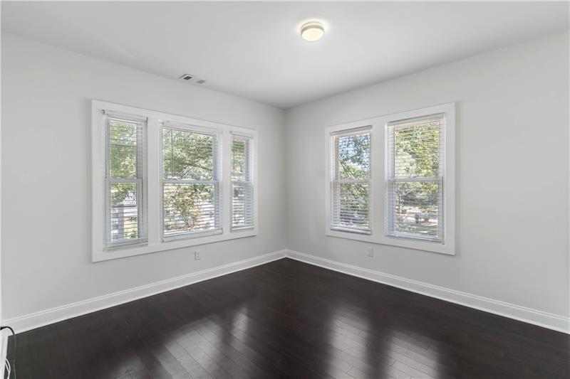 954 Byron Drive Southwest Atlanta, GA 30310 - Photo 15 of 20