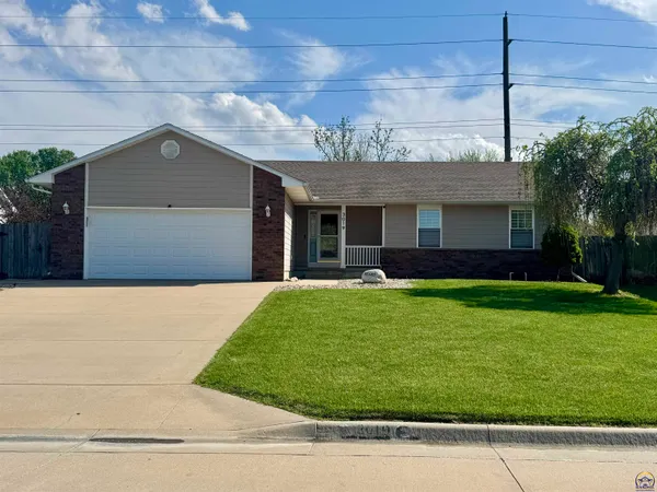 $375,000 | 3019 South Pkwy Court, Emporia, KS 66801