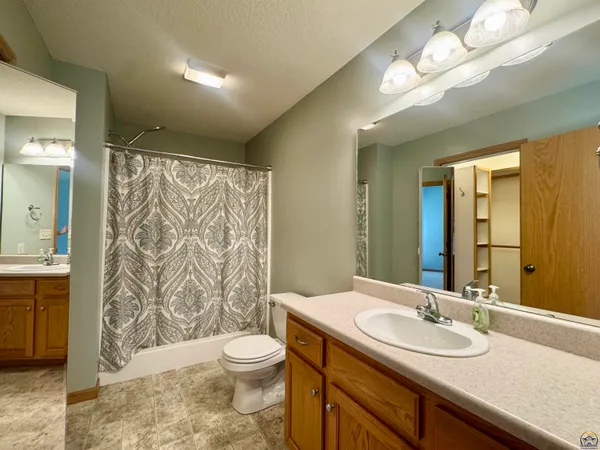 $375,000 | 3019 South Pkwy Court, Emporia, KS 66801