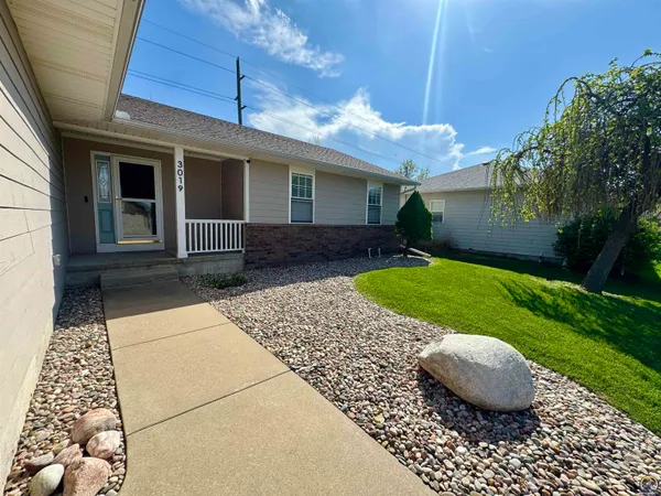 $375,000 | 3019 South Pkwy Court, Emporia, KS 66801