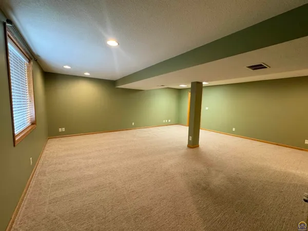 $375,000 | 3019 South Pkwy Court, Emporia, KS 66801
