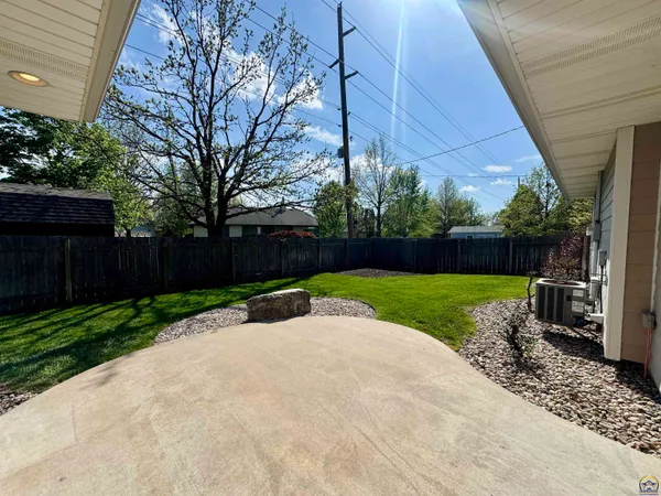 $375,000 | 3019 South Pkwy Court, Emporia, KS 66801