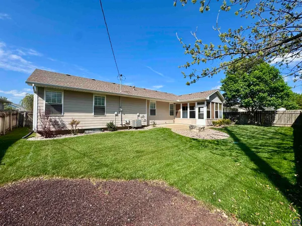 $375,000 | 3019 South Pkwy Court, Emporia, KS 66801