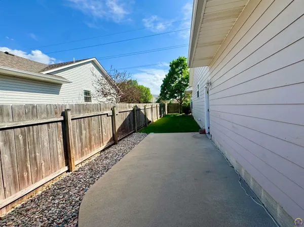 $375,000 | 3019 South Pkwy Court, Emporia, KS 66801