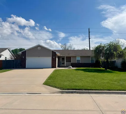 $375,000 | 3019 South Pkwy Court, Emporia, KS 66801