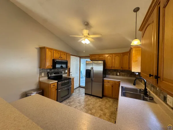 $375,000 | 3019 South Pkwy Court, Emporia, KS 66801