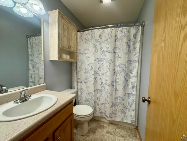$375,000 | 3019 South Pkwy Court, Emporia, KS 66801