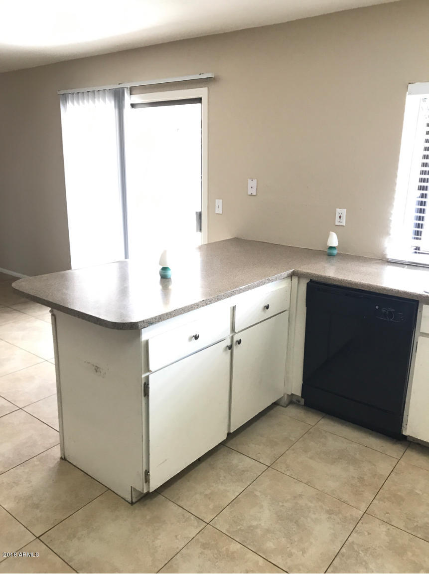 6425 West Hatcher Road Glendale, AZ 85302 - Photo 8 of 28 5.4