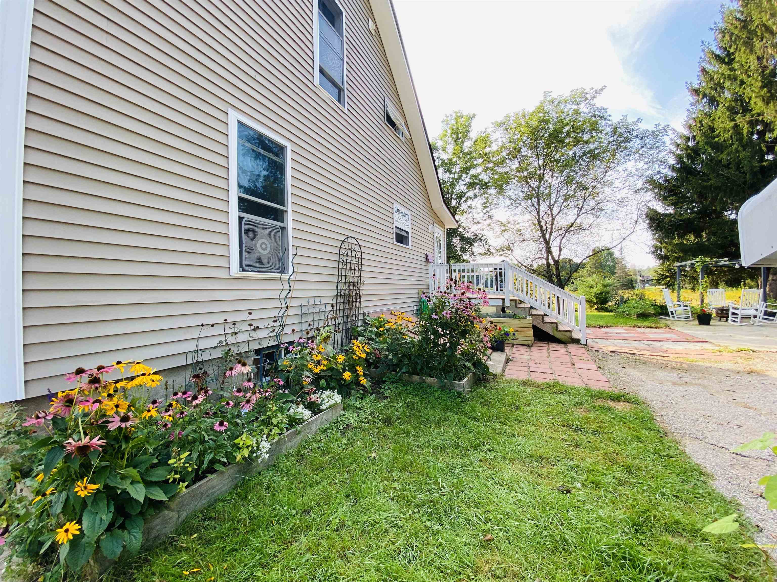 9 Roseland Road Newport, NH 03773 - Photo 2 of 25 Gallery Image 2