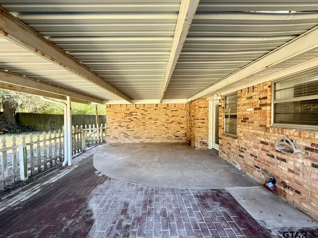 a view of parking area