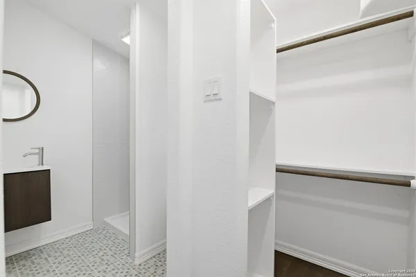 a view of walk in closet