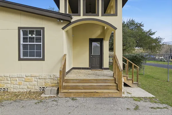 a view of house entrance