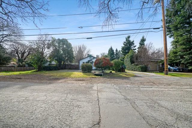 $399,800 | 409 Smile Place, Redding, CA 96001