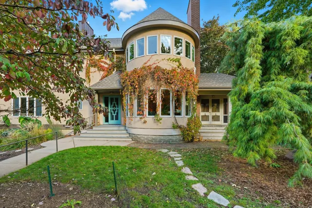 $659,000 | 142 Cambridge Street, St. Paul, MN 55105