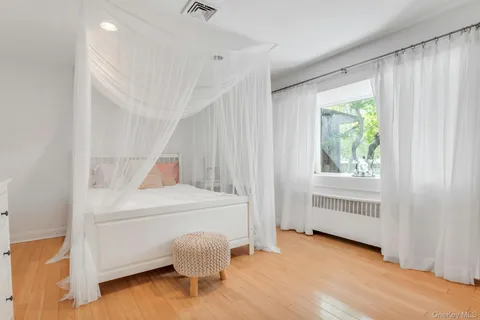 $979,000 | 78 Chestnut Street, Glen Cove, NY 11542