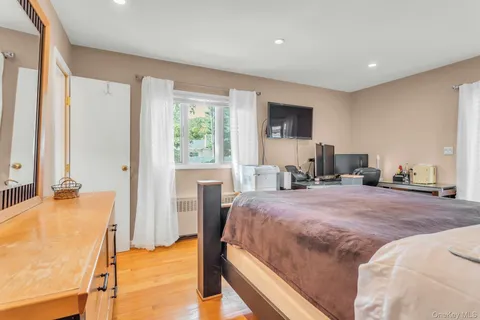 $979,000 | 78 Chestnut Street, Glen Cove, NY 11542