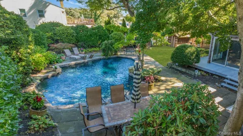 $979,000 | 78 Chestnut Street, Glen Cove, NY 11542