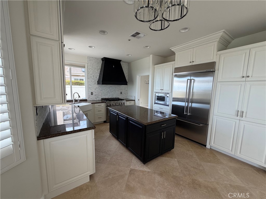 15 Field Point Rancho Santa Margarita, CA 92679 - Photo 9 of 34
