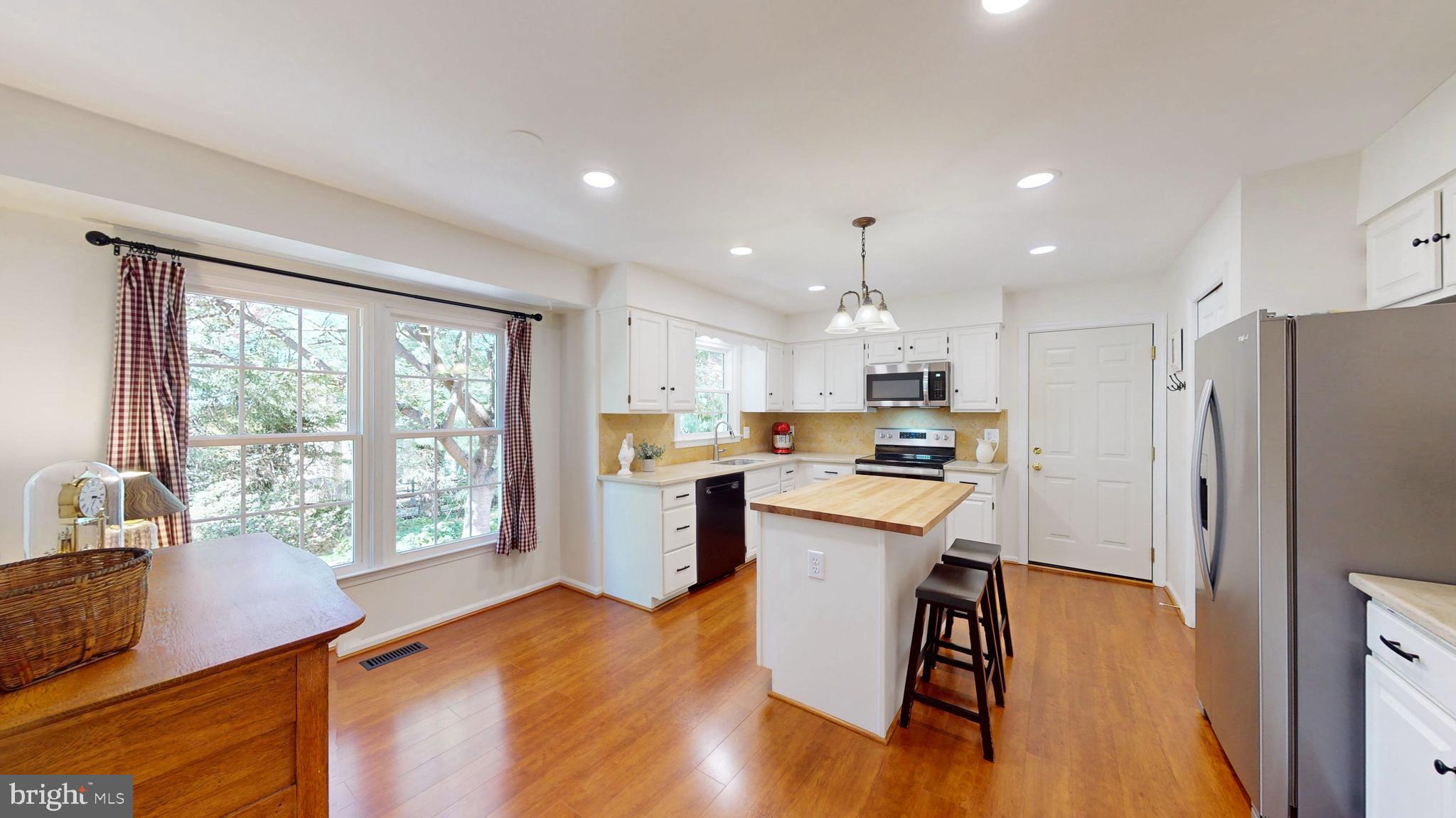 206 Environs Road Sterling, VA 20165 - Photo 12 of 45 Kitchen