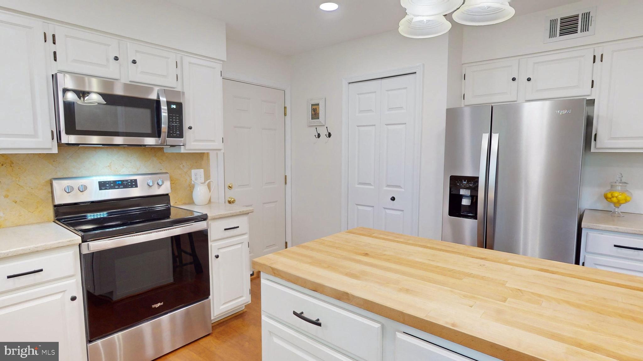 206 Environs Road Sterling, VA 20165 - Photo 16 of 45 Gallery Image 16