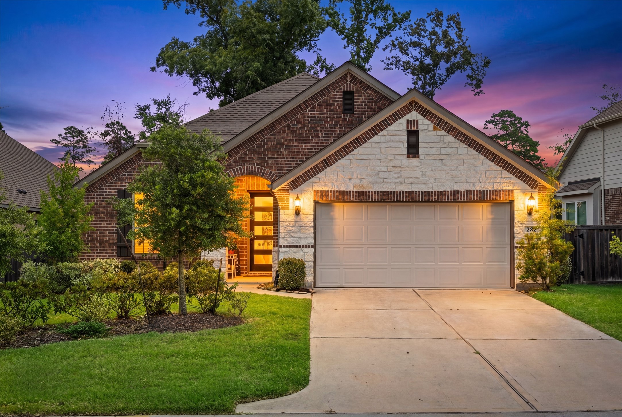 Lovely single-story home in The Woodlands Hills!