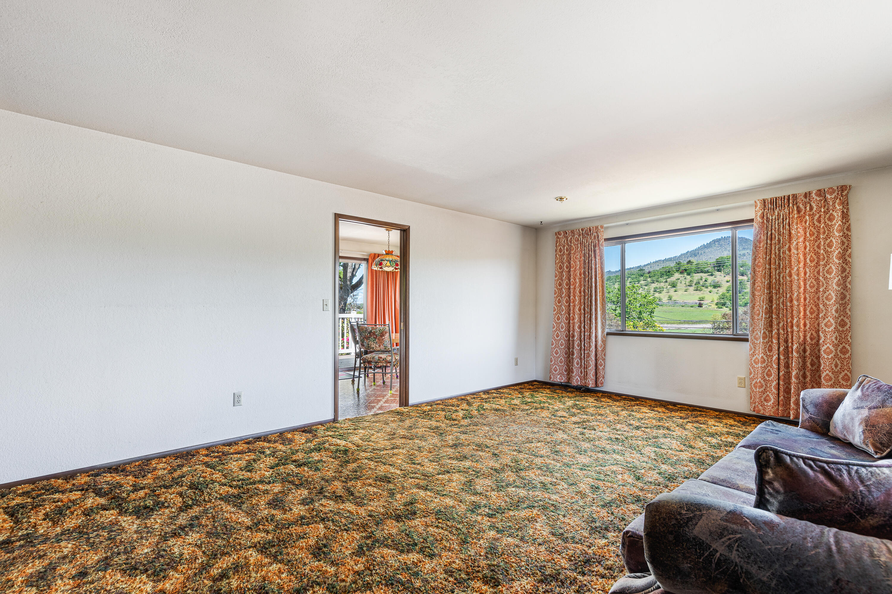 579 Pierce Road Medford, OR 97504 - Photo 8 of 34 A8