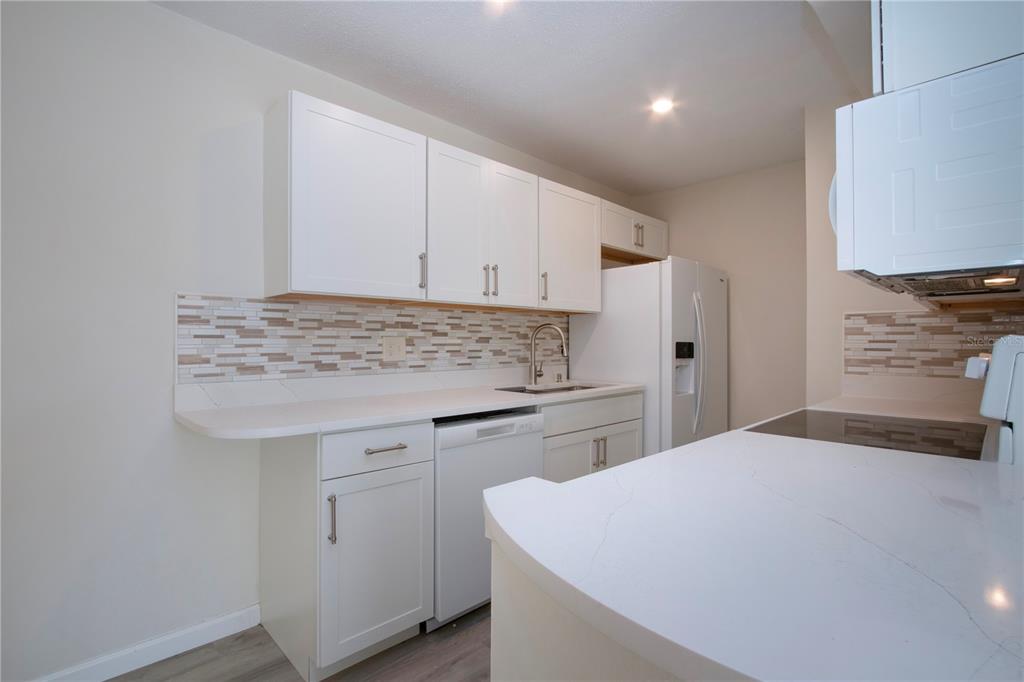 3259 South Beneva Road, Unit 102 Sarasota, FL 34232 - Photo 10 of 38