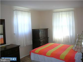 17 Waverly Road Cherry Hill, NJ 08003 - Photo 3 of 12 Gallery Image 3