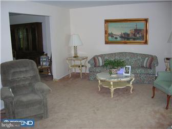 17 Waverly Road Cherry Hill, NJ 08003 - Photo 8 of 12 Gallery Image 8