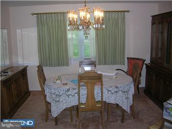 17 Waverly Road Cherry Hill, NJ 08003 - Photo 9 of 12 Gallery Image 9