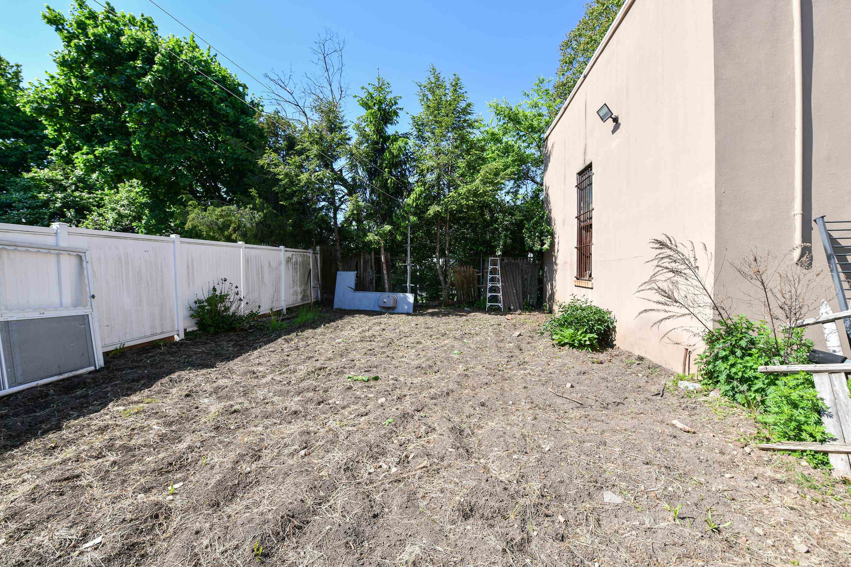 241 Maple Street Secaucus, NJ 07094 - Photo 30 of 34