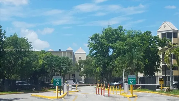 $2,400 | Las Vistas, Doral, FL 33166